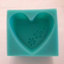 Load image into Gallery viewer, Soap Mould Silicone - 3 Flower deep Heart 70 grm
