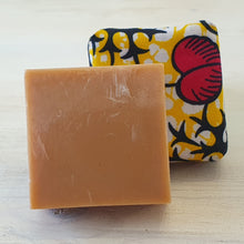 Load image into Gallery viewer, Soap - glycerine various  - Chitenge wrap - +/_ 120 Grm
