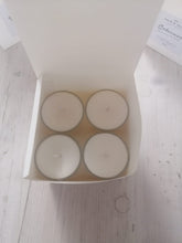 Load image into Gallery viewer, Candle - 4 candle box - Vanilla &amp; Coconut
